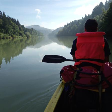 © Harald A. Friedl: on the "Drau-Paddelweg" over 210 km from Lienz to Lavamünd by canoe, overnight stay at an eco-label certified campsite.
