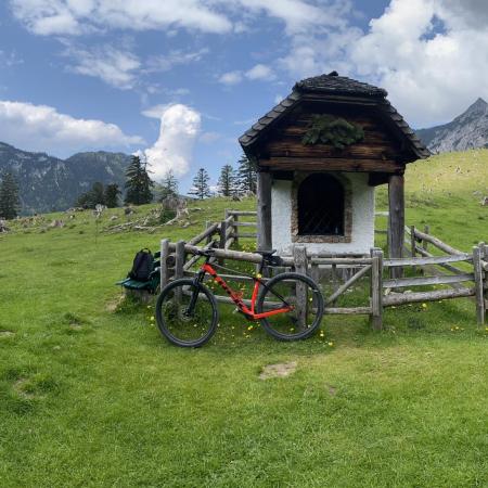 © Karsten Ulbrich: Mit dem Zug angereist und die Natur mit dem Bike erkunden. Man lernt somit Land und Menschen sehr gut kennen, da man immer ins Gespräch kommt. Dadurch findet man oft die schönsten Plätze in unserer Natur.