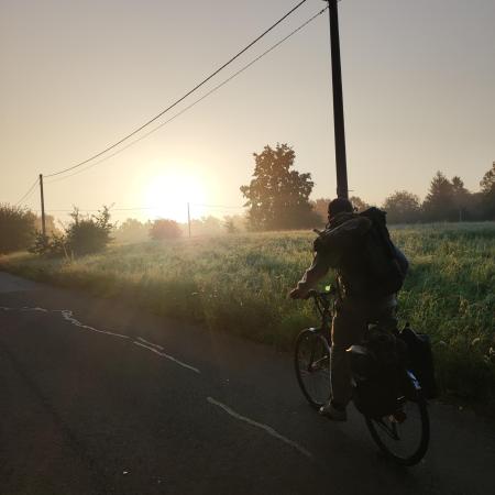 © Sarah Burger: Früh morgens sind wir mit den Fahrrädern losgestartet, frisch aus der Hängematte und ohne Frühstück. Wir haben uns gefühlt wie im Feenparadies!